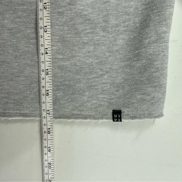 NWOT Hype and Vice UMASS Cropped Sweatshirt Womens Small Gray Black Colorblock - Picture 6 of 7